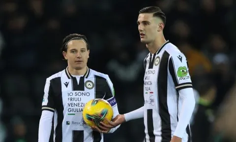 Quỷ đỏ nhắm "cỗ máy không chiến" 2m01 từ Serie A