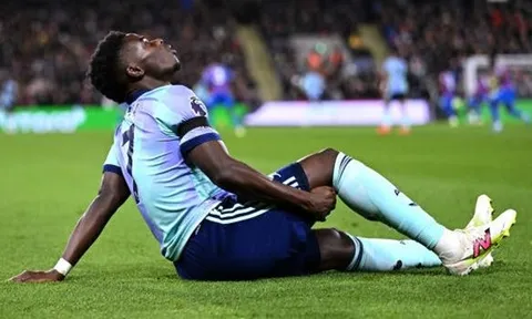 Saka trở lại, Arsenal lập tức nhận cảnh báo