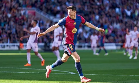 Tất cả phải ngả mũ trước Lewandowski!