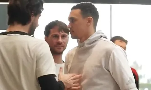 Alexander-Arnold trở lại sân tập Liverpool giữa tin đồn sang Real
