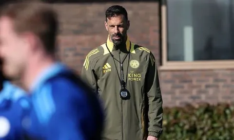 Nhiệm vụ bất khả thi của Ruud van Nistelrooy ở Leicester