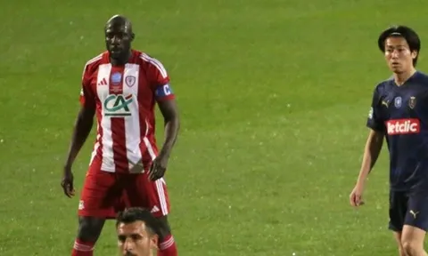 "Họ là một đội Ligue 1 nhưng không muốn chơi đàng hoàng"