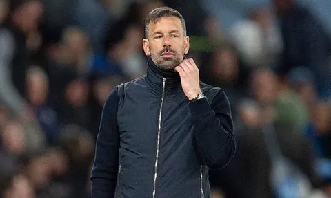 Leicester chốt người thay thế Van Nistelrooy