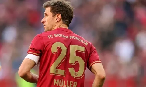 Nhìn Muller, thấy sự xuống cấp giá trị của Bayern