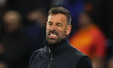Thế là hết, Van Nistelrooy!