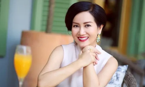 Gửi phụ nữ trung niên: 4 hành vi trông thông minh nhưng thực ra lại rẻ tiền – bạn có đang mắc phải?