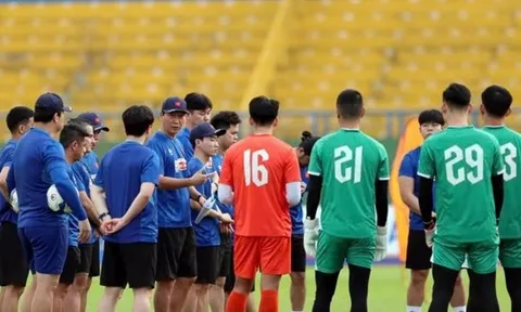 Kim Sang-sik tiết lộ lệnh cấm ở đội tuyển Việt Nam