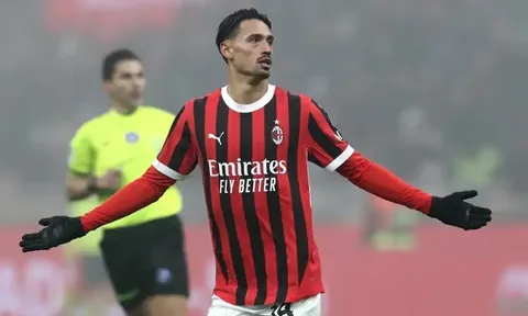 AC Milan vs Fiorentina: 'Nút thắt' Reijnders; De Gea 'out trình' Maignan