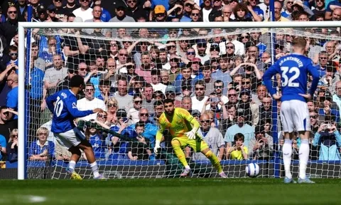 "Bàn thắng đánh thức cả SVĐ Goodison Park"