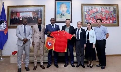 Bóng đá Việt Nam và Burundi mở rộng hợp tác quốc tế