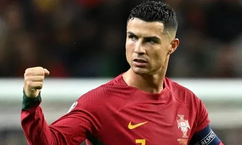 Rất nhanh chóng, Ronaldo mua Valencia với một điều kiện