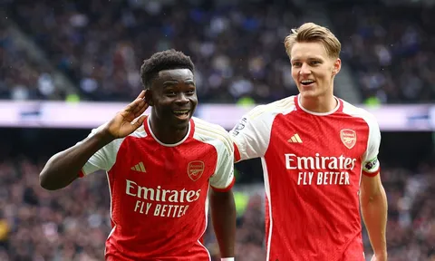 Saka trở lại và thế khó cho trụ cột Arsenal