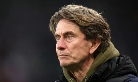 Thomas Frank chơi đòn tâm lý với Chelsea trước trận derby London