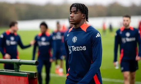 Amorim gọi thần đồng 17 tuổi của MU đấu Man City