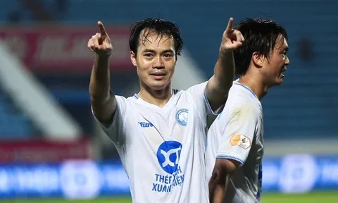Lập cú đúp, Văn Toàn phá vỡ im lặng trong ngày trở lại