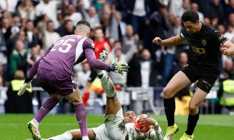 Màn trình diễn kinh dị tạo cơn địa chấn tại La Liga