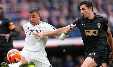 Real 1-2 Valencia: Bernabeu sụp đổ; Siêu thủ môn khiến Liverpool mừng thầm