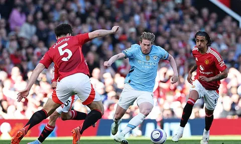 Sky Sports khen 2 cầu thủ MU, chê Man City: "Không còn nhận ra nổi"