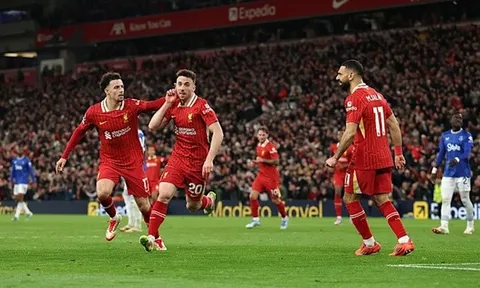 Slot xoay tua hàng thủ, Jota lĩnh xướng hàng công Liverpool