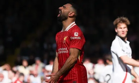 Sự chao đảo trước Fulham gióng lên hồi chuông cảnh tỉnh cho Liverpool