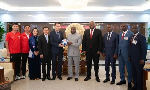 Tổng thống Burundi thăm Thể Công Viettel