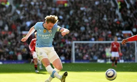 Fernandes: 'Man City giành nhiều danh hiệu, MU thì không là nhờ De Bruyne'