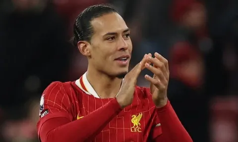 7 lần Virgil van Dijk bình an vô sự sau khi phạm lỗi