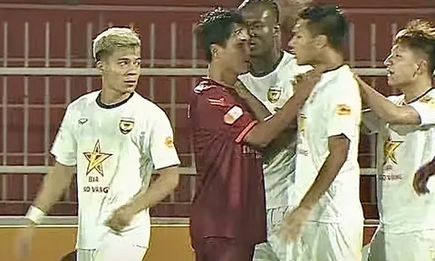 Vụ bóp cổ ở V-League: Hai thẻ đỏ sau màn xô xát giữa cầu thủ Bình Định và Hà Tĩnh
