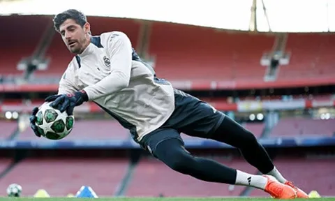 Courtois nói thẳng trình độ của Arsenal