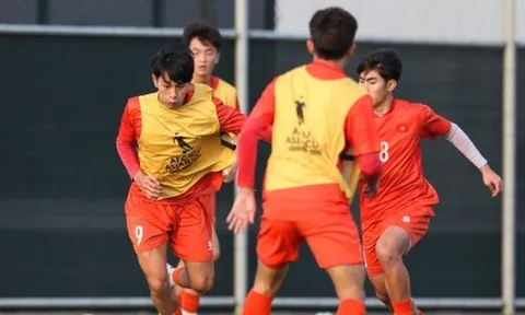 HLV Roland siết chặt kỷ luật, U17 Việt Nam quyết giành vé đi World Cup