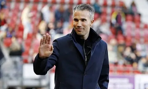 Van Persie thắng trận thứ 4 liên tiếp cùng Feyenoord, áp sát suất dự vòng bảng Champions League