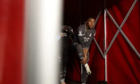 'Vinicius quá rối rắm, không thể chấp nhận được với Mbappe'