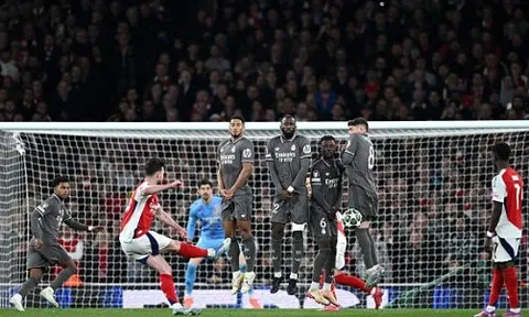 Xé lưới Real, Rice sánh ngang với Ronaldo