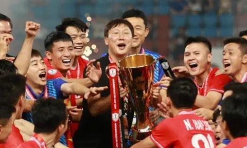 CĐV Đông Nam Á chia rẽ trước việc HLV tuyển Việt Nam dẫn dắt ASEAN All-Stars đấu M.U