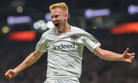Liverpool nhắm Hugo Larsson: Tài năng Thụy Điển trị giá 59 triệu bảng