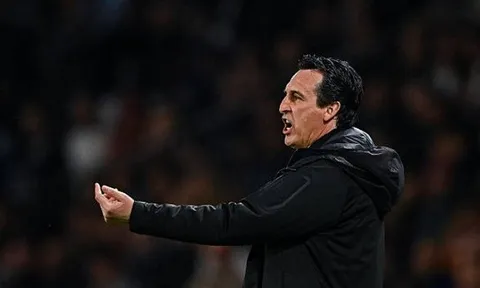 Unai Emery phủ nhận có ý định 'tử thủ'