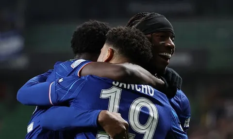Chelsea thắng đậm Legia, Maresca nêu cầu thủ khiến ông "rung động" nhất