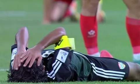 Hình ảnh cực kỳ hoang mang khi U17 UAE cầm hòa U17 Việt Nam