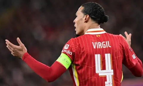 Van Dijk cam kết tương lai: Liverpool thở phào với tin từ Romano