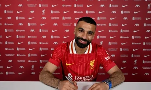 Phản ứng của phòng thay đổ Liverpool khi Salah gia hạn