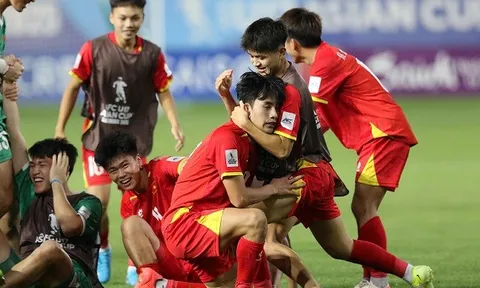 Vì sao cầu thủ Việt Nam đá giải trẻ hay, lớn lên lại thụt lùi so với Nhật, Hàn, Trung Đông?