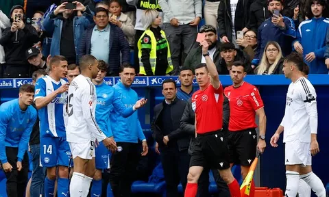 Alaves 0-1 Real: Siêu phẩm của Camavinga; VAR hại Mbappe