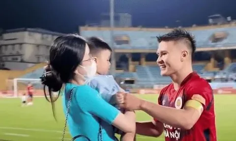 Chu Thanh Huyền bế con nhỏ ra sân mừng sinh nhật Quang Hải