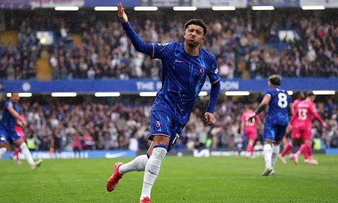 Chelsea 2-2 Ipswich: Địa chấn sớm; Siêu phẩm của Sancho