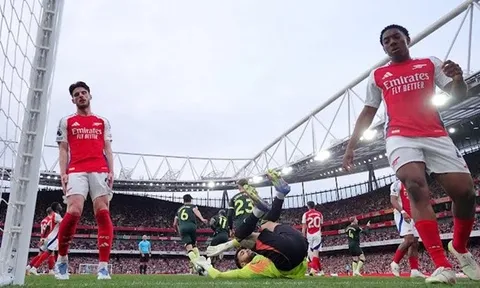 Khó khăn bủa vây Arsenal