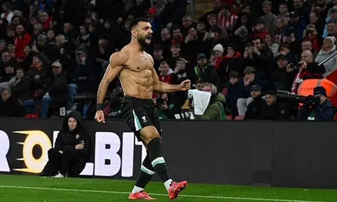 Slot: "Salah là một quái vật thể chất"