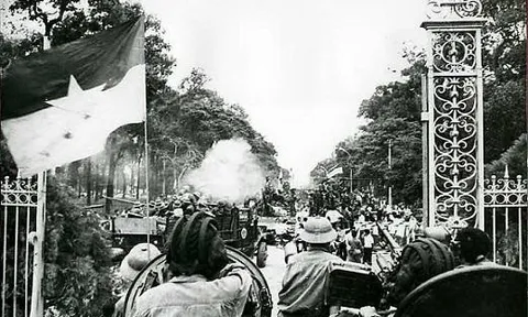 Sự trùng hợp kỳ diệu: Lịch Tháng 4/1975 và Tháng 4/2025 giống nhau đến lạ thường
