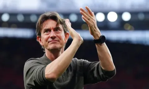 Thomas Frank tự tin Arsenal sẽ loại Real Madrid ngay tại Bernabeu