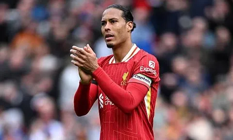 Liverpool thắng kịch tính, Van Dijk lên tiếng về va chạm với Robertson
