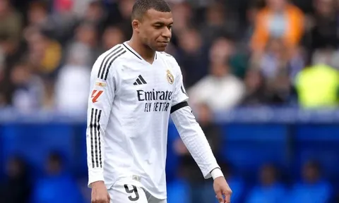 Mbappe nhận thẻ đỏ, con trai Ancelotti phá vỡ im lặng
